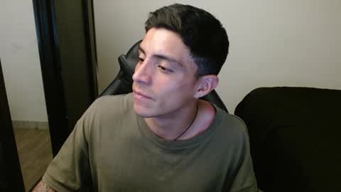 Snapshot of _schnnneider_ chatting on October 26, 1:44 am SCHNEIDER online show from October 26, 1:44 am