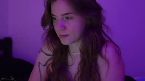 Snapshot of _sensualia_ chatting on March 28, 7:57 pm Lia online show from March 28, 7:57 pm