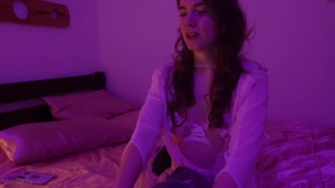 Snapshot of _sensualia_ chatting on April 9, 7:30 pm Lia online show from April 9, 7:30 pm