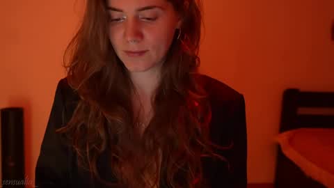 Snapshot of _sensualia_ chatting on April 24, 8:33 pm Lia online show from April 24, 8:33 pm