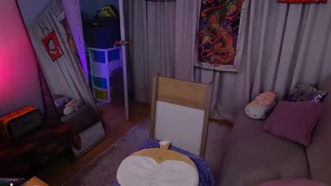 Snapshot of _sensualkitten_ chatting on July 29, 1:42 pm Laura online show from July 29, 1:42 pm