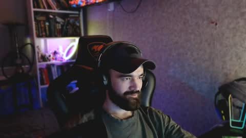 Snapshot of _serious_man chatting on April 6, 10:00 pm Ask me online show from April 6, 10:00 pm