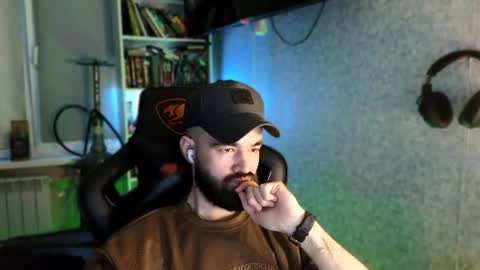 Snapshot of _serious_man chatting on June 25, 8:13 pm Ask me online show from June 25, 8:13 pm