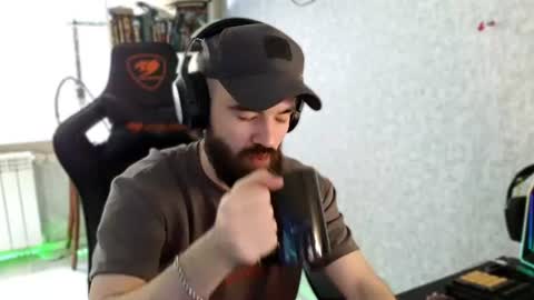Snapshot of _serious_man chatting on June 28, 12:33 pm Ask me online show from June 28, 12:33 pm