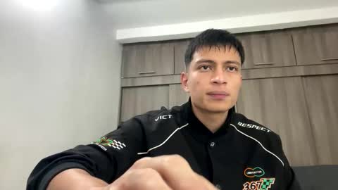 Juan Pablo-independent model online show from September 30, 3:00 am