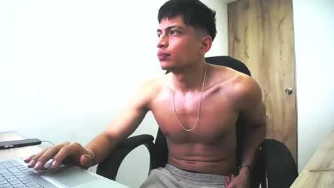 Snapshot of _sexy_jack chatting on June 10, 9:14 pm Juan Pablo-independent model online show from June 10, 9:14 pm