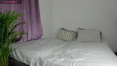 Snapshot of _sexy_star_ chatting on March 8, 8:14 pm E T H A N S T A R online show from March 8, 8:14 pm