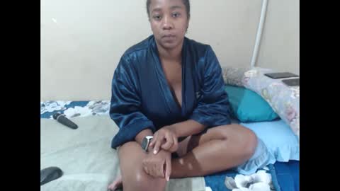 Snapshot of _sexylipss chatting on April 22, 12:28 pm _sexylipss online show from April 22, 12:28 pm