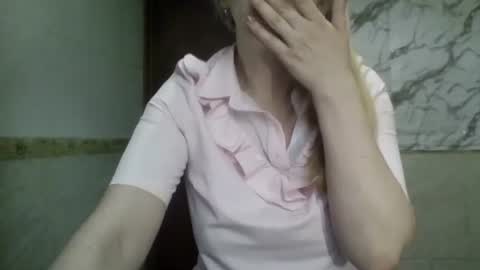 Snapshot of _sexyxsveta_ chatting on May 22, 4:41 am SexyXSveta online show from May 22, 4:41 am