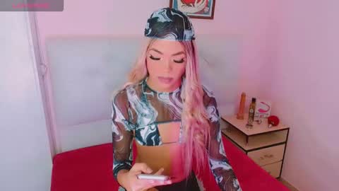 Snapshot of _shadday_ chatting on March 12, 6:52 am _shadday_ online show from March 12, 6:52 am