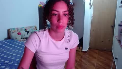 _shanellxxx online show from May 15, 2:40 am