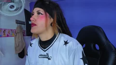 Snapshot of _sharlotte777 chatting on November 13, 1:54 pm _sharlotte777 online show from November 13, 1:54 pm