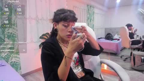 Snapshot of _sharlotte777 chatting on November 18, 3:27 pm _sharlotte777 online show from November 18, 3:27 pm