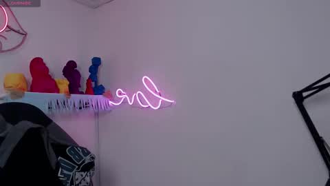 Snapshot of _sharlotte777 chatting on November 24, 2:06 pm _sharlotte777 online show from November 24, 2:06 pm