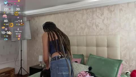 Snapshot of _sharlotte777 chatting on December 16, 2:11 pm _sharlotte777 online show from December 16, 2:11 pm