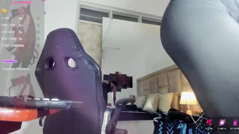 Snapshot of _shirleyy_ chatting on July 19, 6:22 pm Shirley online show from July 19, 6:22 pm