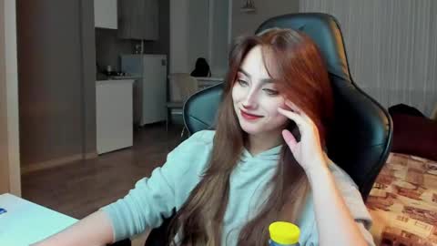 Snapshot of _silverdream chatting on February 13, 2:56 am _silverdream online show from February 13, 2:56 am