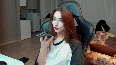 Snapshot of _silverdream chatting on February 18, 9:53 pm _silverdream online show from February 18, 9:53 pm