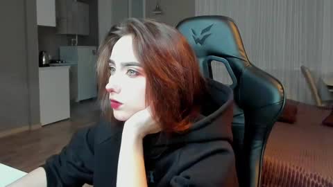 Snapshot of _silverdream chatting on February 23, 9:16 pm _silverdream online show from February 23, 9:16 pm