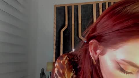 Snapshot of _silvia_vega_ chatting on December 6, 6:26 am _silvia_vega_ online show from December 6, 6:26 am