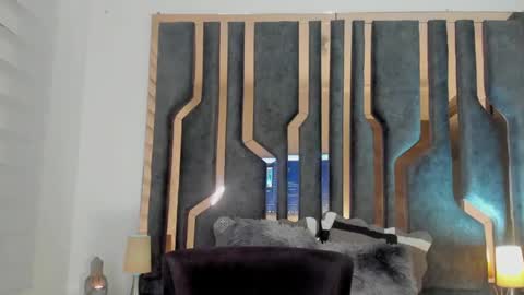 Snapshot of _silvia_vega_ chatting on December 8, 9:46 am _silvia_vega_ online show from December 8, 9:46 am