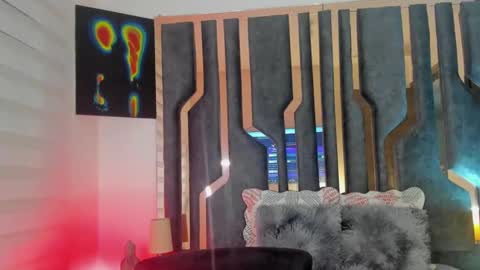 Snapshot of _silvia_vega_ chatting on December 16, 8:52 am _silvia_vega_ online show from December 16, 8:52 am