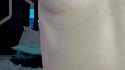 Snapshot of _silvia_vega_ chatting on February 4, 1:02 am _silvia_vega_ online show from February 4, 1:02 am