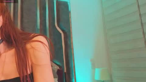 Snapshot of _silvia_vega_ chatting on June 3, 2:33 pm _silvia_vega_ online show from June 3, 2:33 pm