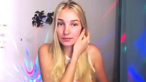 Snapshot of _snow_queen__ chatting on May 15, 10:55 am Rachel online show from May 15, 10:55 am