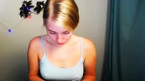 Snapshot of _snow_queen__ chatting on May 16, 10:36 am Rachel online show from May 16, 10:36 am