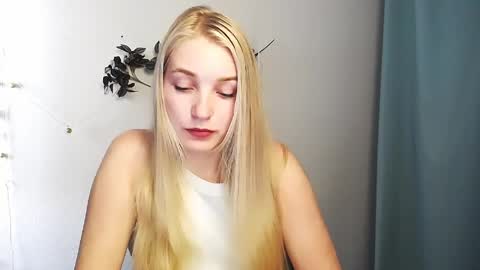 Snapshot of _snow_queen__ chatting on May 19, 11:27 am Rachel online show from May 19, 11:27 am