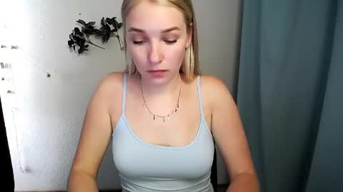 Snapshot of _snow_queen__ chatting on May 20, 8:09 am Rachel online show from May 20, 8:09 am