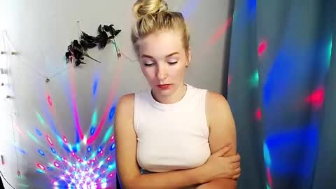 Snapshot of _snow_queen__ chatting on May 24, 11:04 am Rachel online show from May 24, 11:04 am