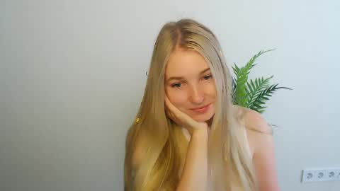 Snapshot of _snow_queen__ chatting on June 3, 7:55 am Rachel online show from June 3, 7:55 am