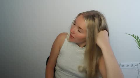 Snapshot of _snow_queen__ chatting on June 8, 6:58 am Rachel online show from June 8, 6:58 am