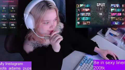 Snapshot of _sofia_adam_ chatting on June 12, 5:39 am pups online show from June 12, 5:39 am