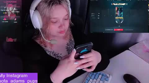 Snapshot of _sofia_adam_ chatting on June 18, 5:39 pm pups online show from June 18, 5:39 pm