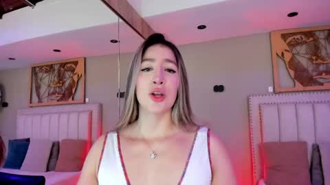 Snapshot of _sofia_cruz chatting on May 9, 7:41 pm 640 200 online show from May 9, 7:41 pm