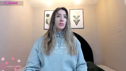 Snapshot of _sofia_cruz chatting on June 21, 6:10 pm 640 200 online show from June 21, 6:10 pm
