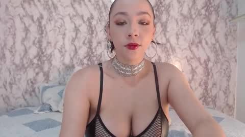 Sofia Parker online show from December 4, 7:06 am