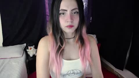 Snapshot of _sofiapink chatting on June 19, 10:35 pm Sofia online show from June 19, 10:35 pm
