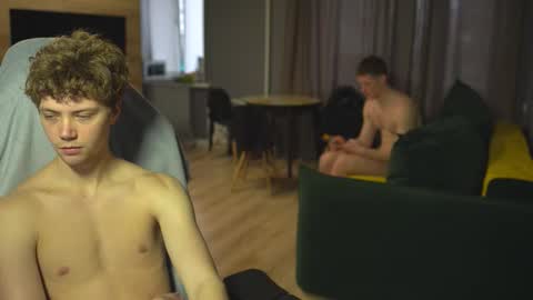 OLIVERpvt is open online show from October 30, 5:20 am