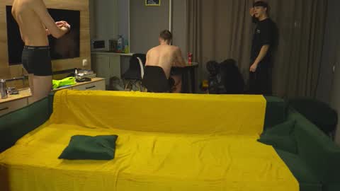 OLIVERpvt is open online show from November 14, 12:15 pm