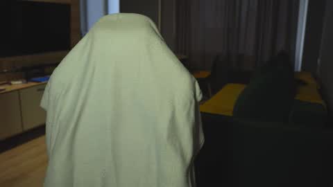 OLIVERpvt is open online show from November 21, 4:33 am