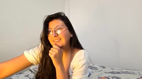 Snapshot of _sweet_melodyy chatting on May 17, 7:21 pm _sweet_melodyy online show from May 17, 7:21 pm