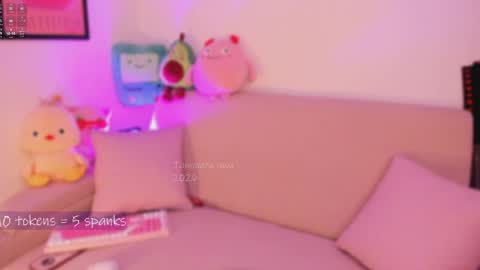 _tammarra_ online show from May 11, 9:23 pm