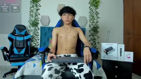 Snapshot of _taylor_black chatting on October 7, 12:19 am Taylor online show from October 7, 12:19 am