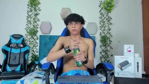 Snapshot of _taylor_black chatting on October 17, 10:56 pm Taylor online show from October 17, 10:56 pm