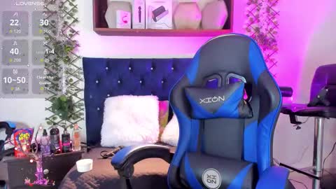 Taylor online show from November 29, 10:02 pm