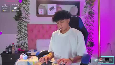 Taylor online show from February 10, 8:57 pm